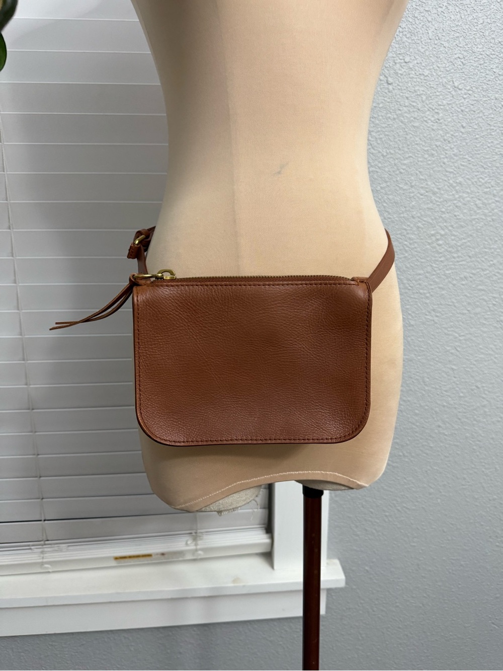 Madewell The Simple Pouch Belt Bag in Cognac Brown Size Small